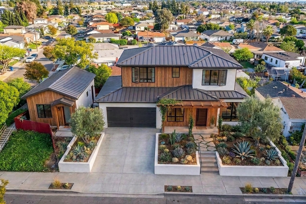 200 Monroe — completed home aerial in its neighborhood